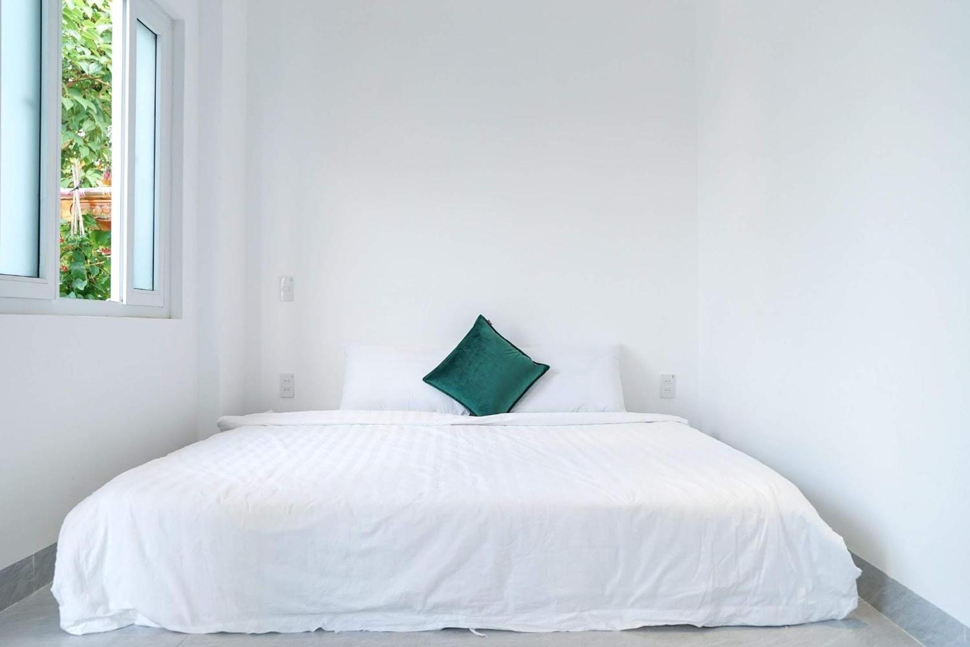 Local White House - Ecofriendly Homestay Дананг Экстерьер фото
